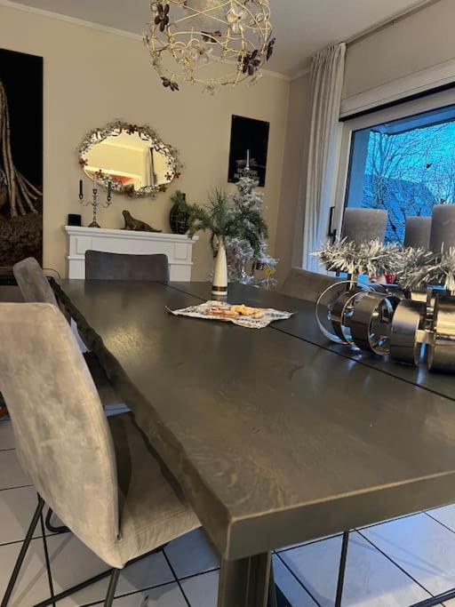 Villa Casa Blanca Mit Privatem Schwimmbad 26 Grad Und Sauna Duisburg Zewnętrze zdjęcie