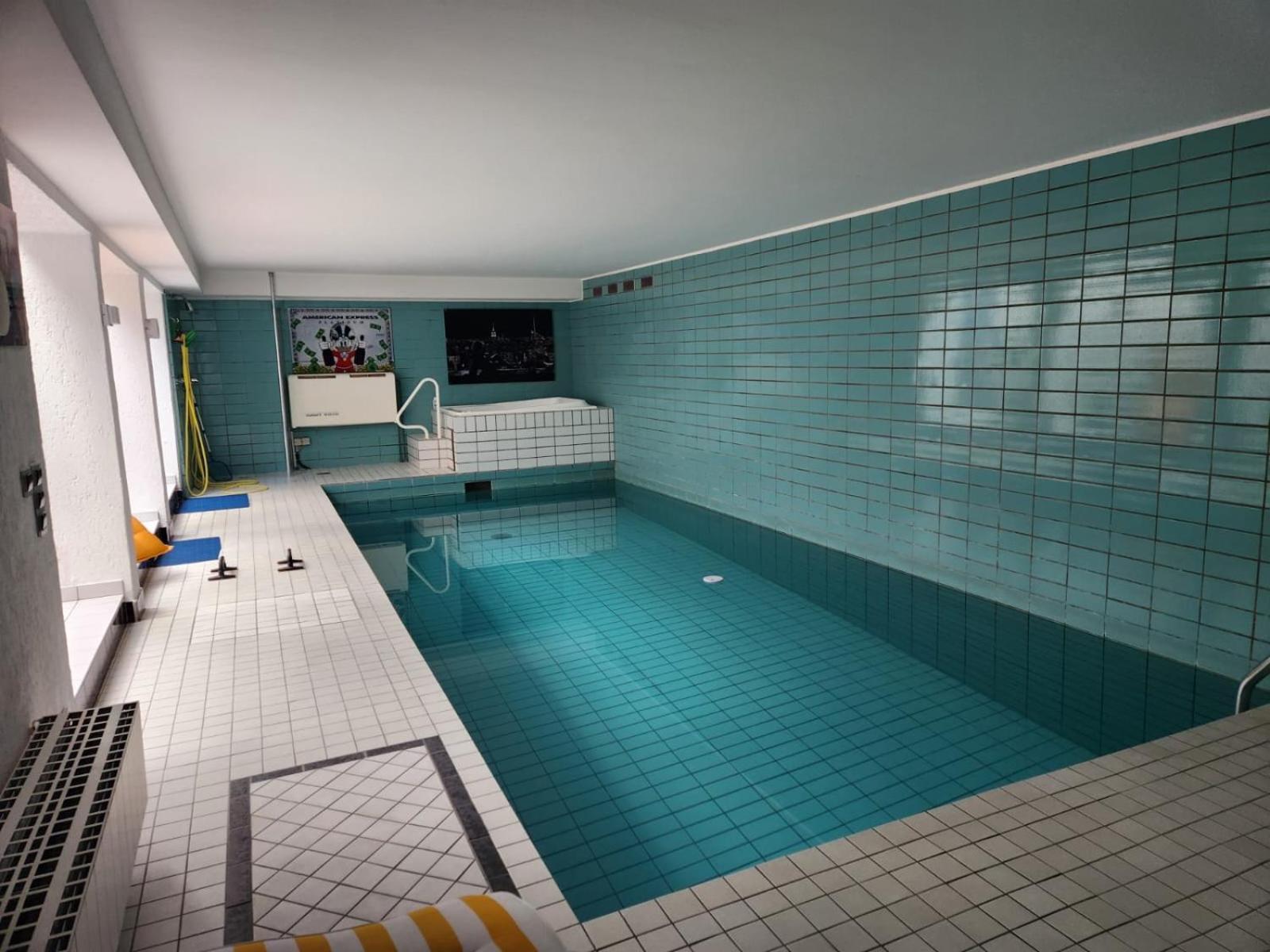 Villa Casa Blanca Mit Privatem Schwimmbad 26 Grad Und Sauna Duisburg Zewnętrze zdjęcie